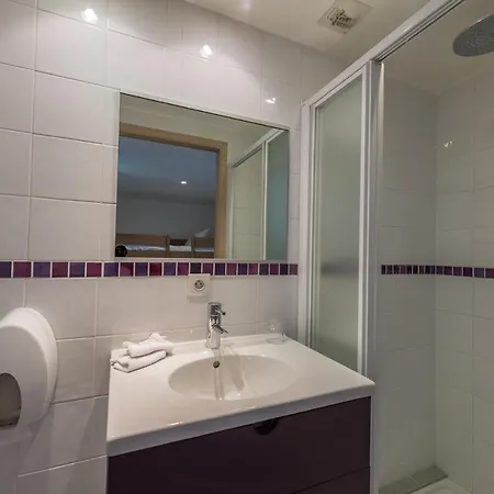 Le Port-plage Facing Beach, Lla Selections By Location Annecy Apartment